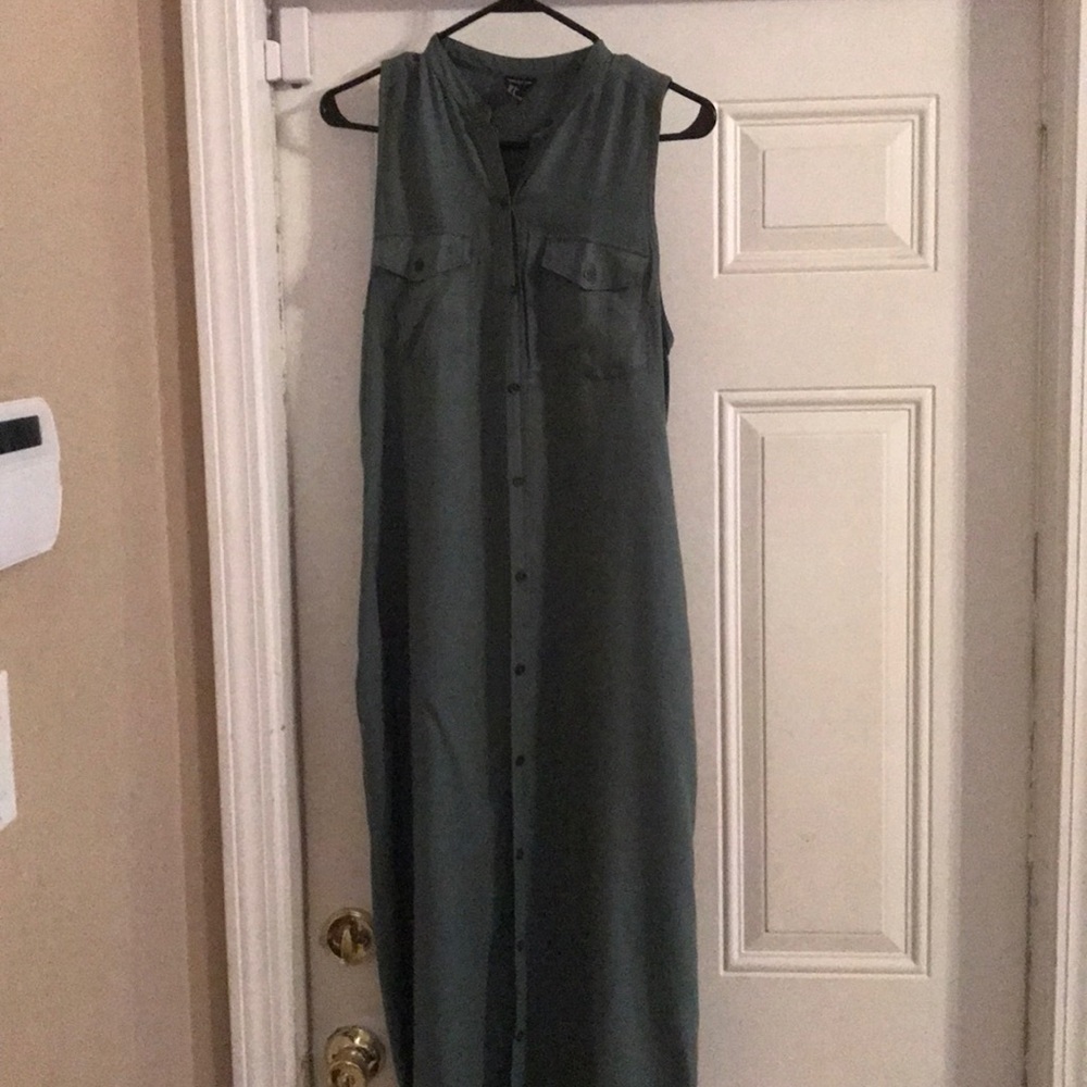 Sleeveless button down dress